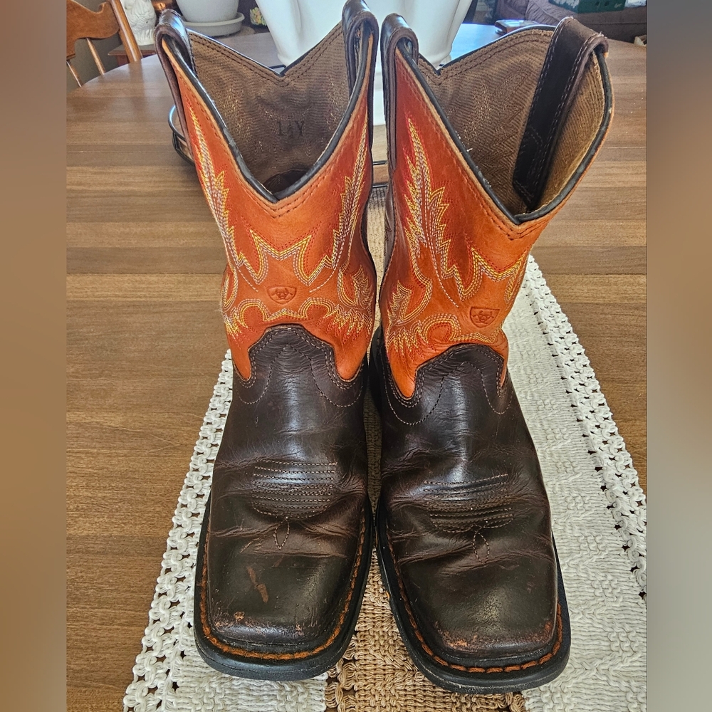 Ariat Youth WorkHog Boots  Size 1 1/2